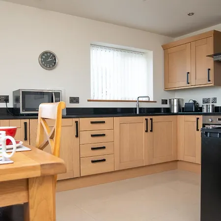 Finest Retreats - Sea Views Cottage Prestatyn Exterior photo