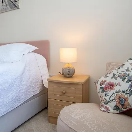 Finest Retreats - Sea Views Cottage Prestatyn Exterior photo